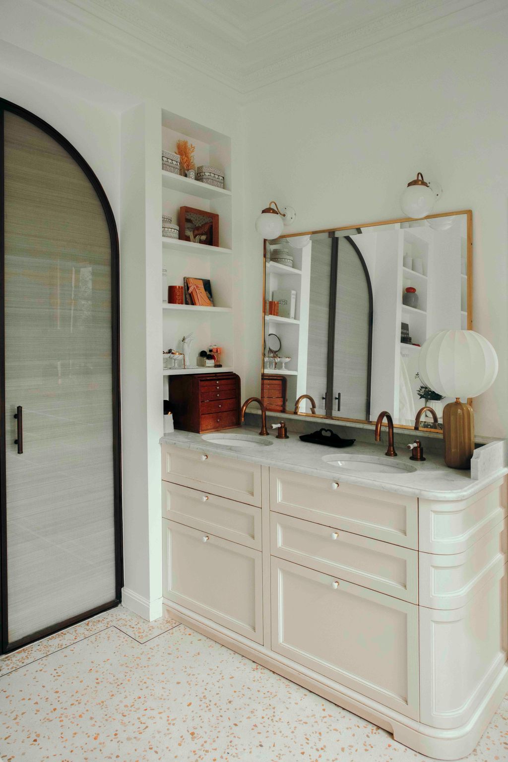 Paris home sezane bathroom