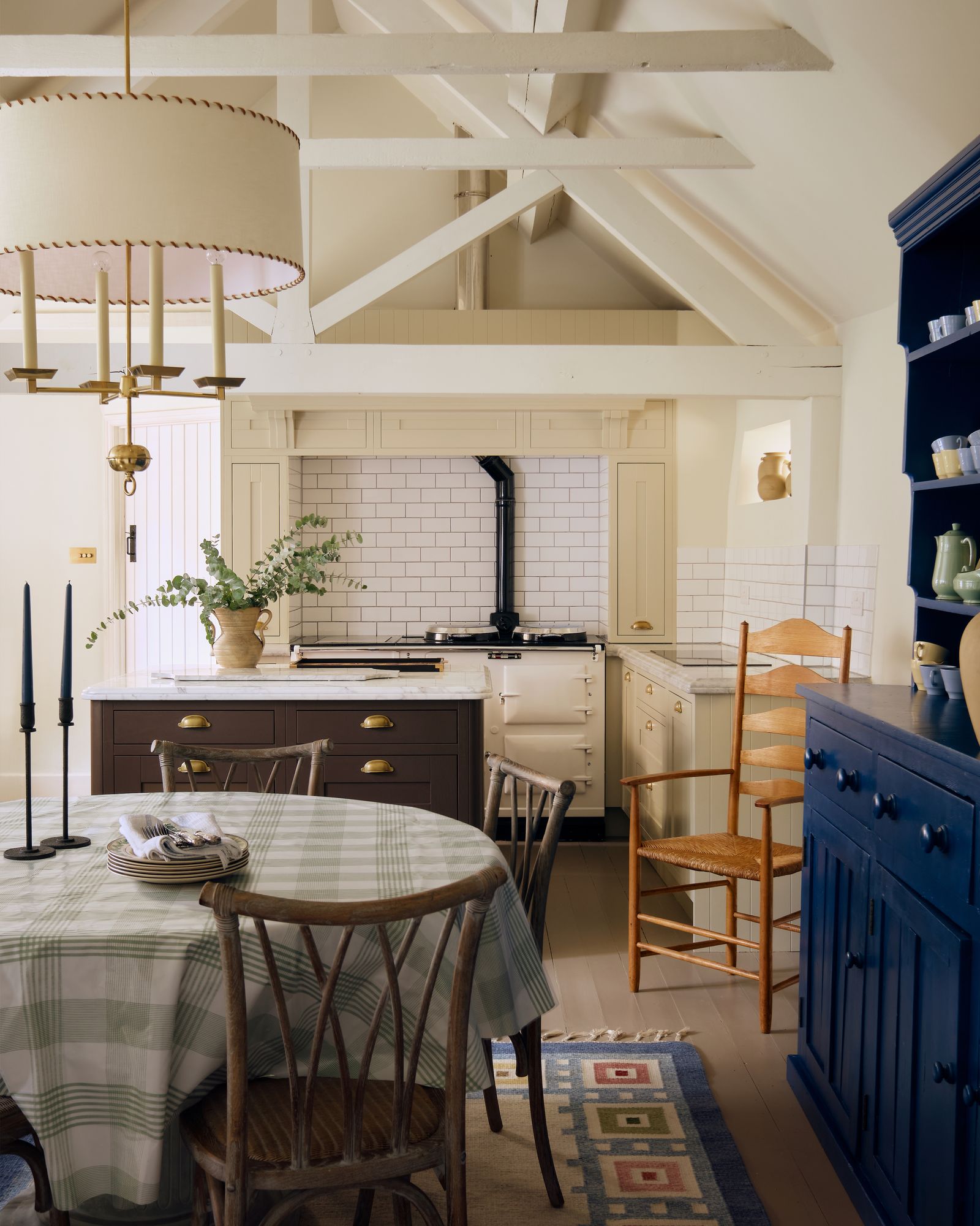 An 18thcentury honeycoloured Cotswold house neatly balanced between history and modernity