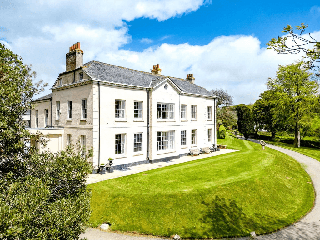 Originally built in the Regency era for local Cornish vicar Jeremiah Trist this unique GradeII listed house is a true...