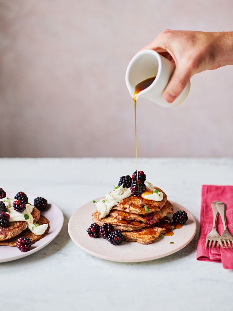 Easy pancake recipe with lemon and sugar