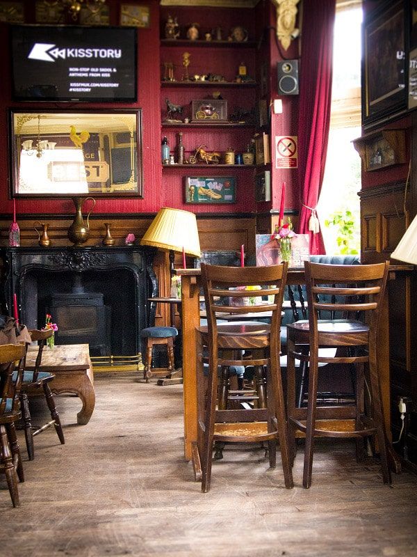 The shining turquoise jewel in South Easts crown . A proper boozer with pool sports and live music. The traditional...