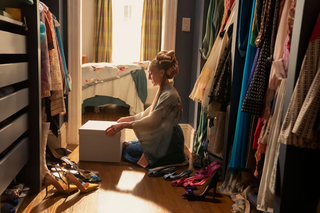 After a nearfatal couture catastrophe ahead of the “Met Ball”  Carrie Bradshaw makes the difficult but necessary...