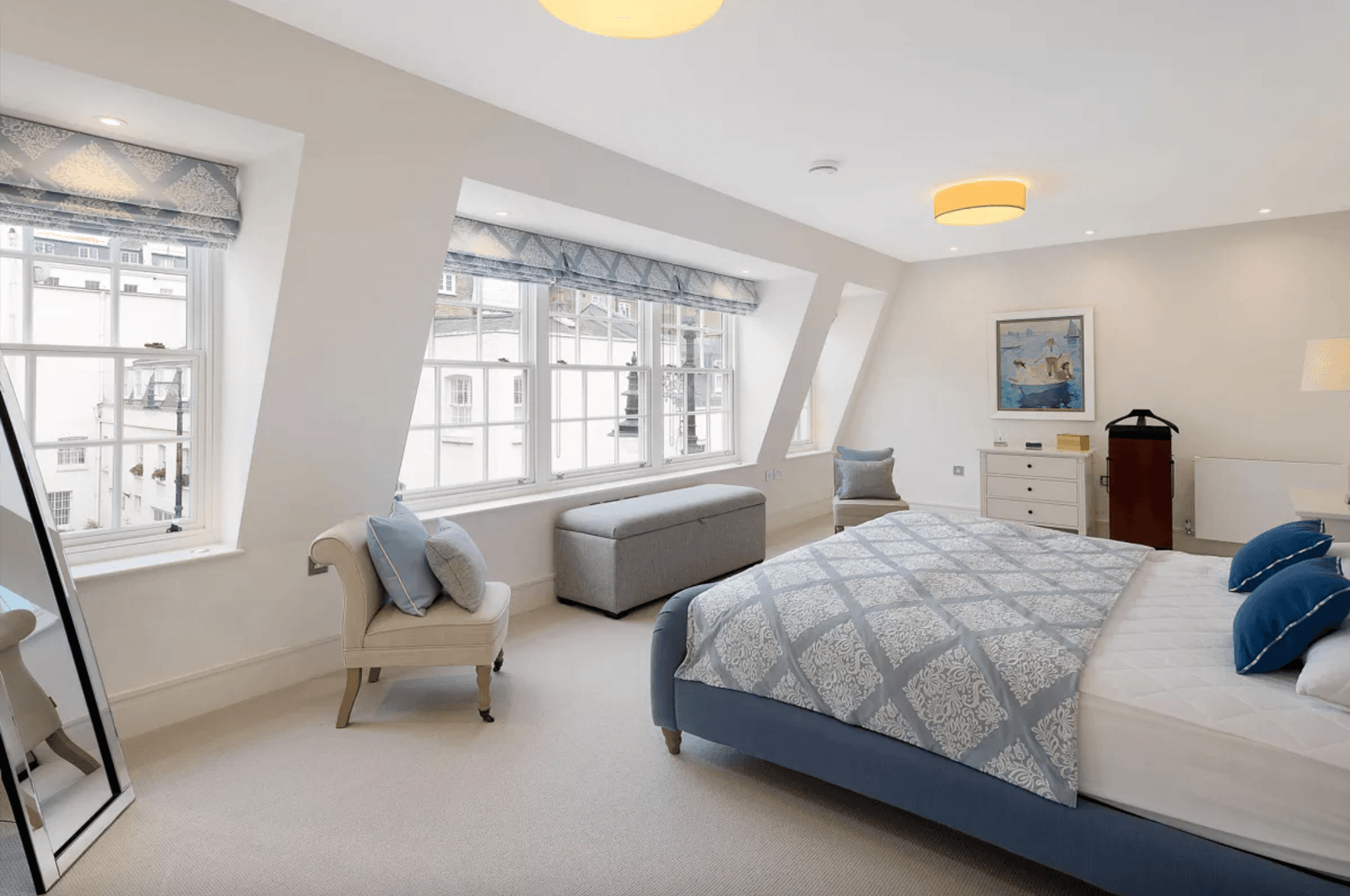 An unusual Belgravia mews house has hit the market  see inside