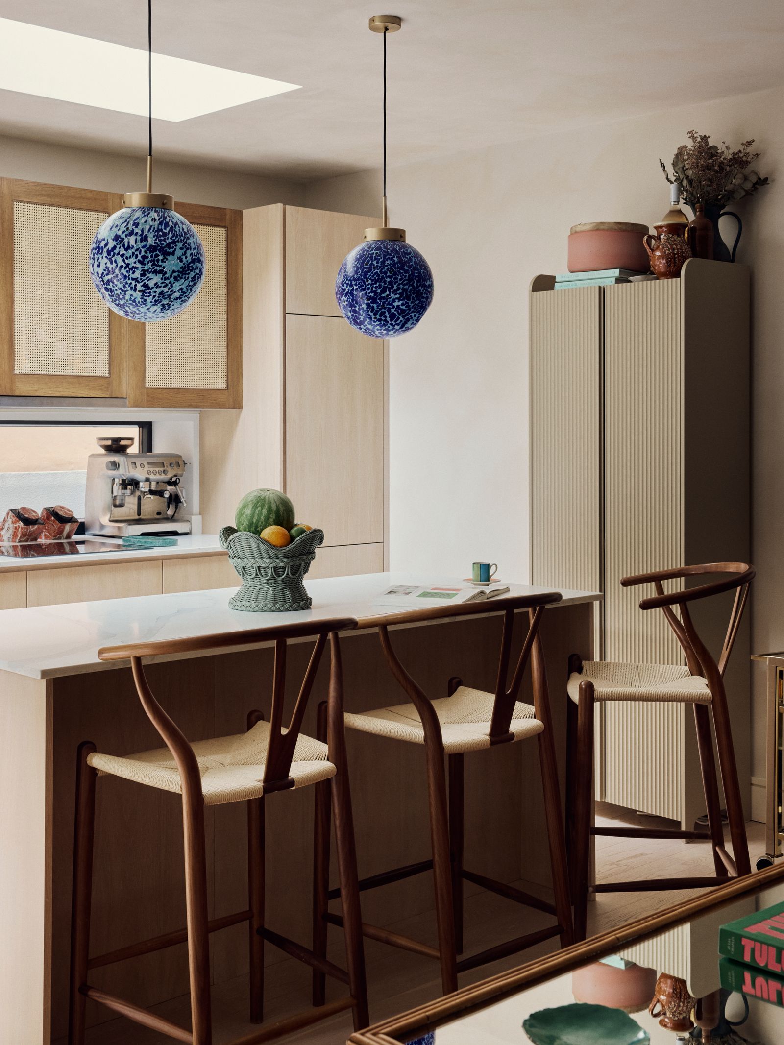 In Rixo cofounder Orlagh McCloskey's kitchen she has combined built in cabinetry with freestanding furniture. The cream...