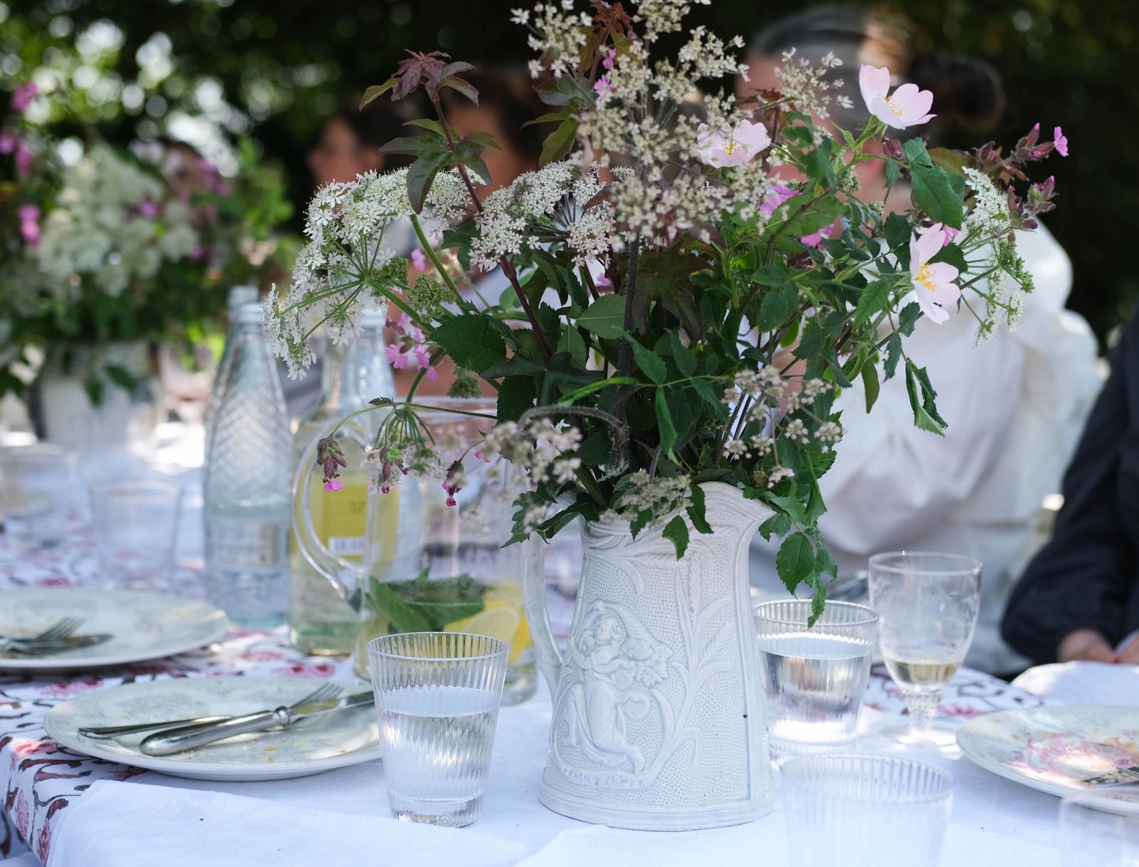 House  Gardens editor Hatta Byng invited The Calico Club to her Regency home Brockfield Hall