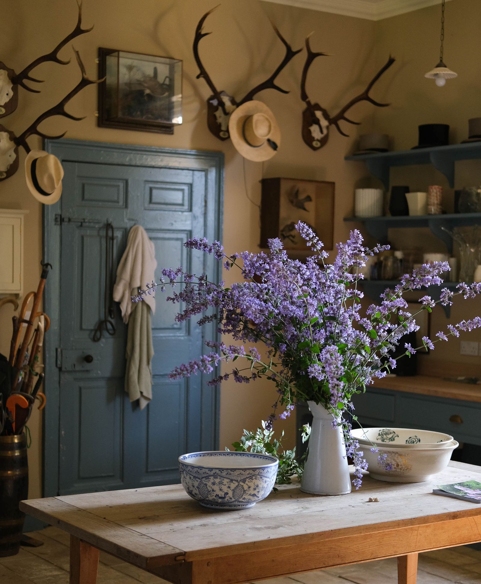 House  Gardens editor Hatta Byng invited The Calico Club to her Regency home Brockfield Hall