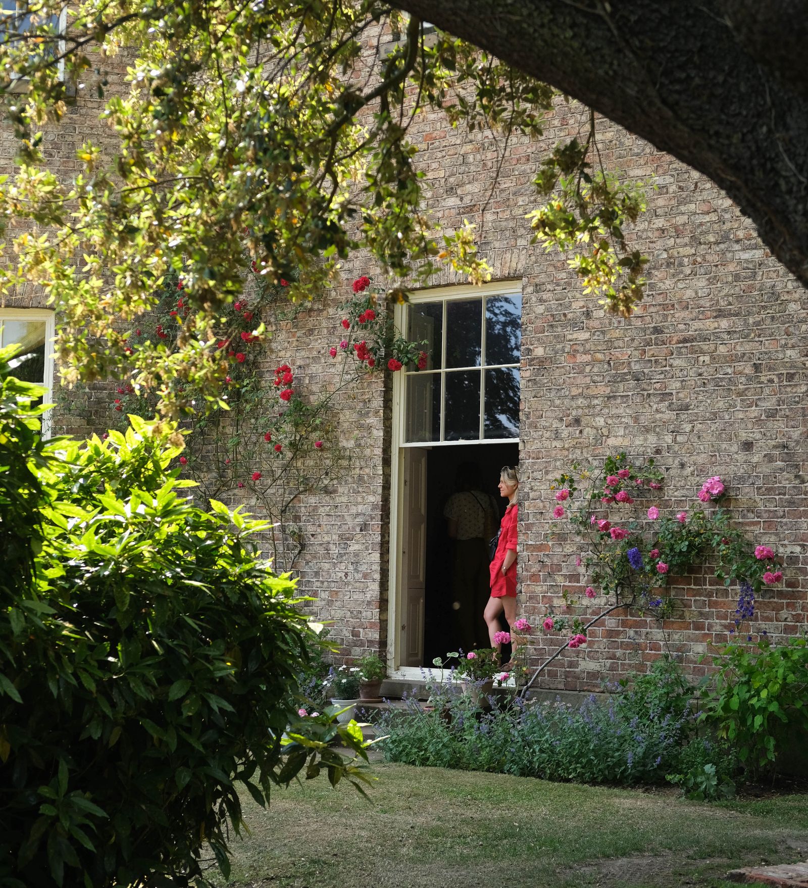 House  Gardens editor Hatta Byng invited The Calico Club to her Regency home Brockfield Hall