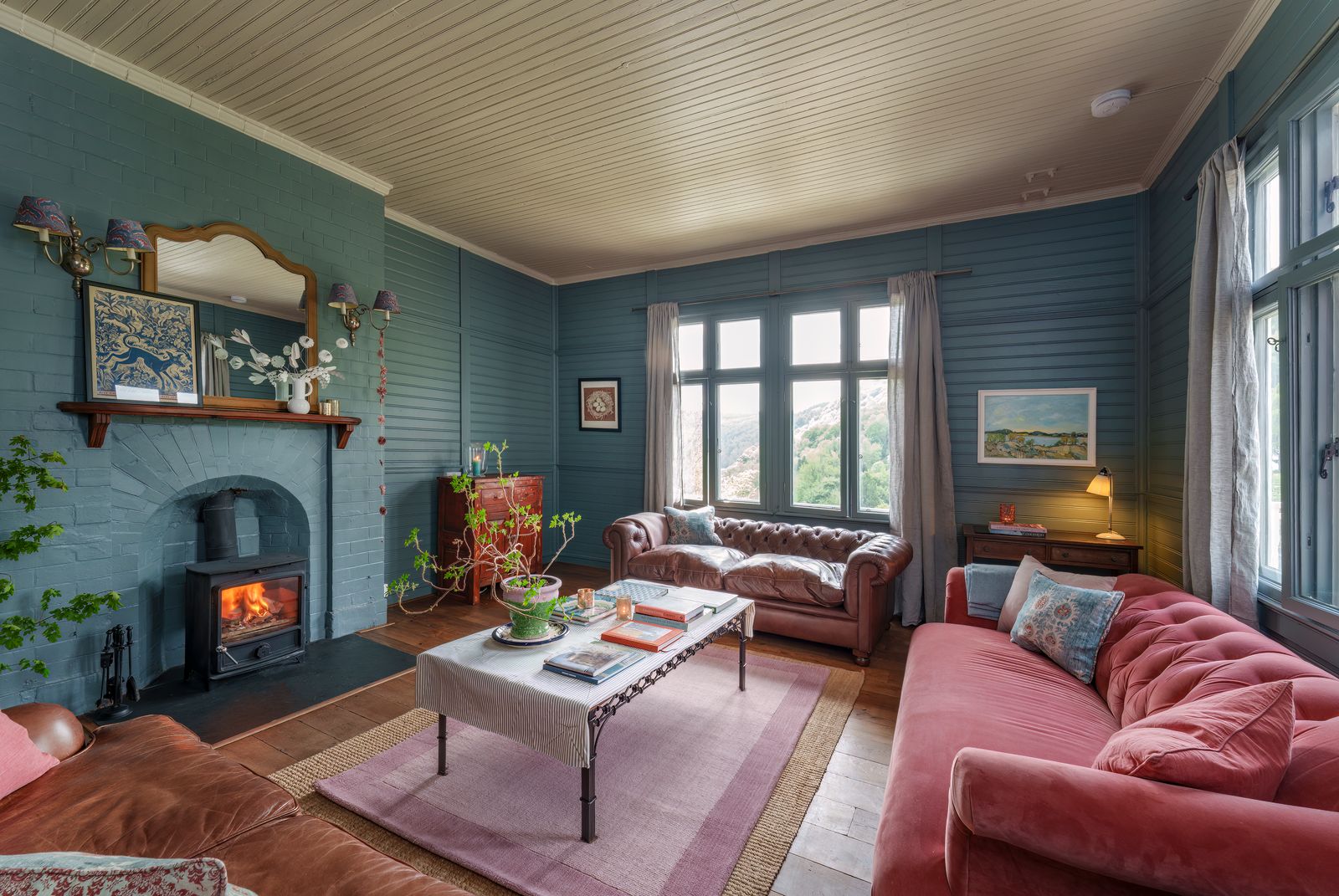 The 'Sex Education house is up for sale See inside Symonds Yat Chalet
