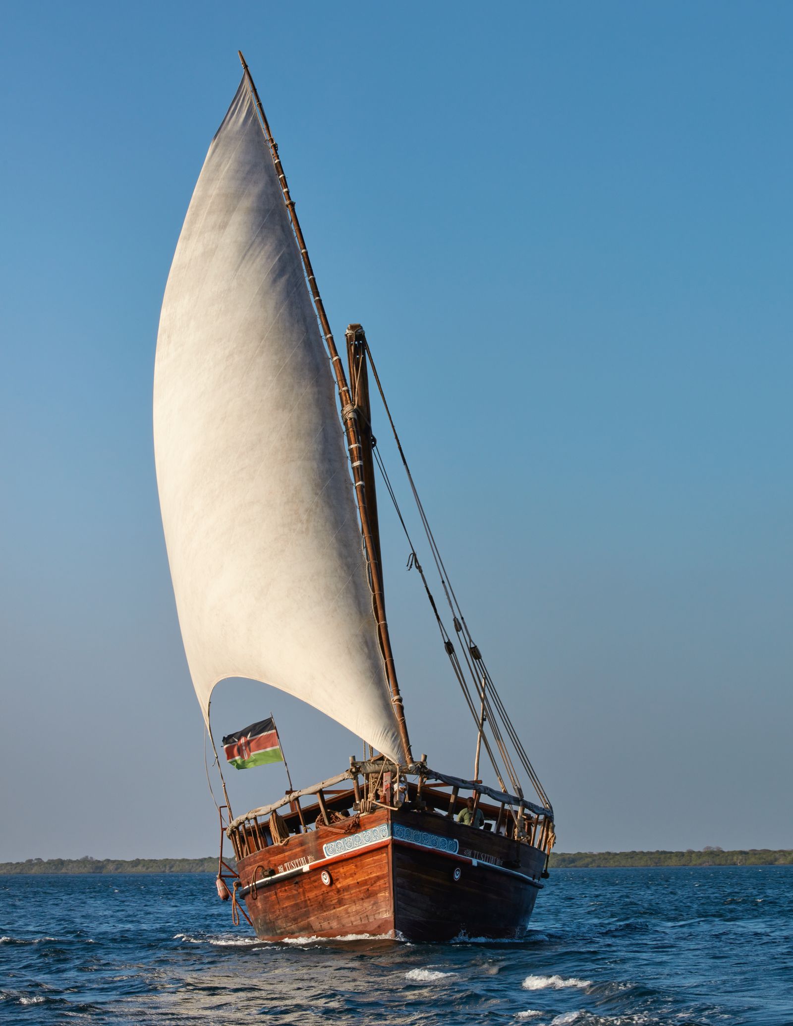 Tusitiri explores the coves and islands of the beautiful Lamu archipelago.