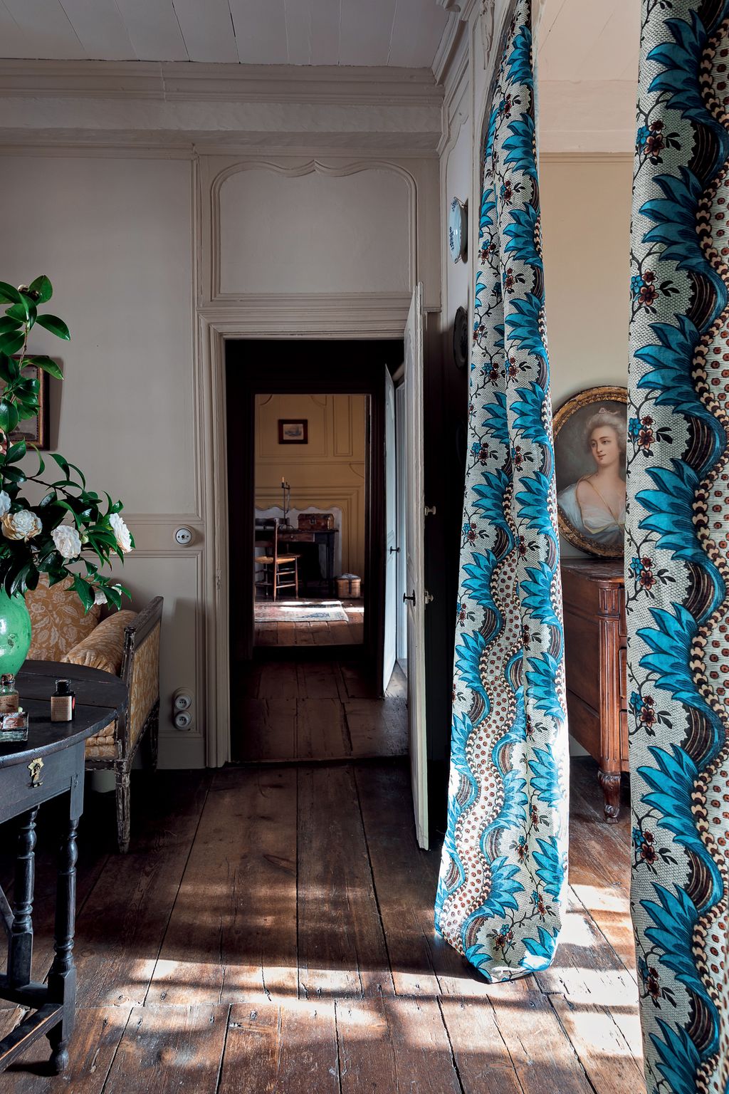 In their coastal house in France JeanBaptiste Martin and Vincent Farelly of paper company Antoinette Poisson have kept ...