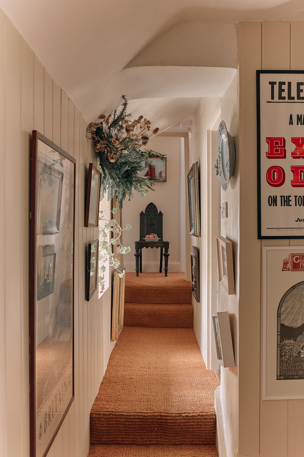 Any window can become a space for cheerful garlands of greenery perhaps made more sculptural by winter stems and...