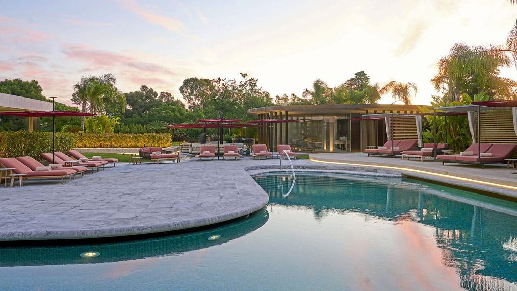 Every city has a landmark hotel and this is Lisbons. The Ritz was built in 1959 by Salazar to show the world that...