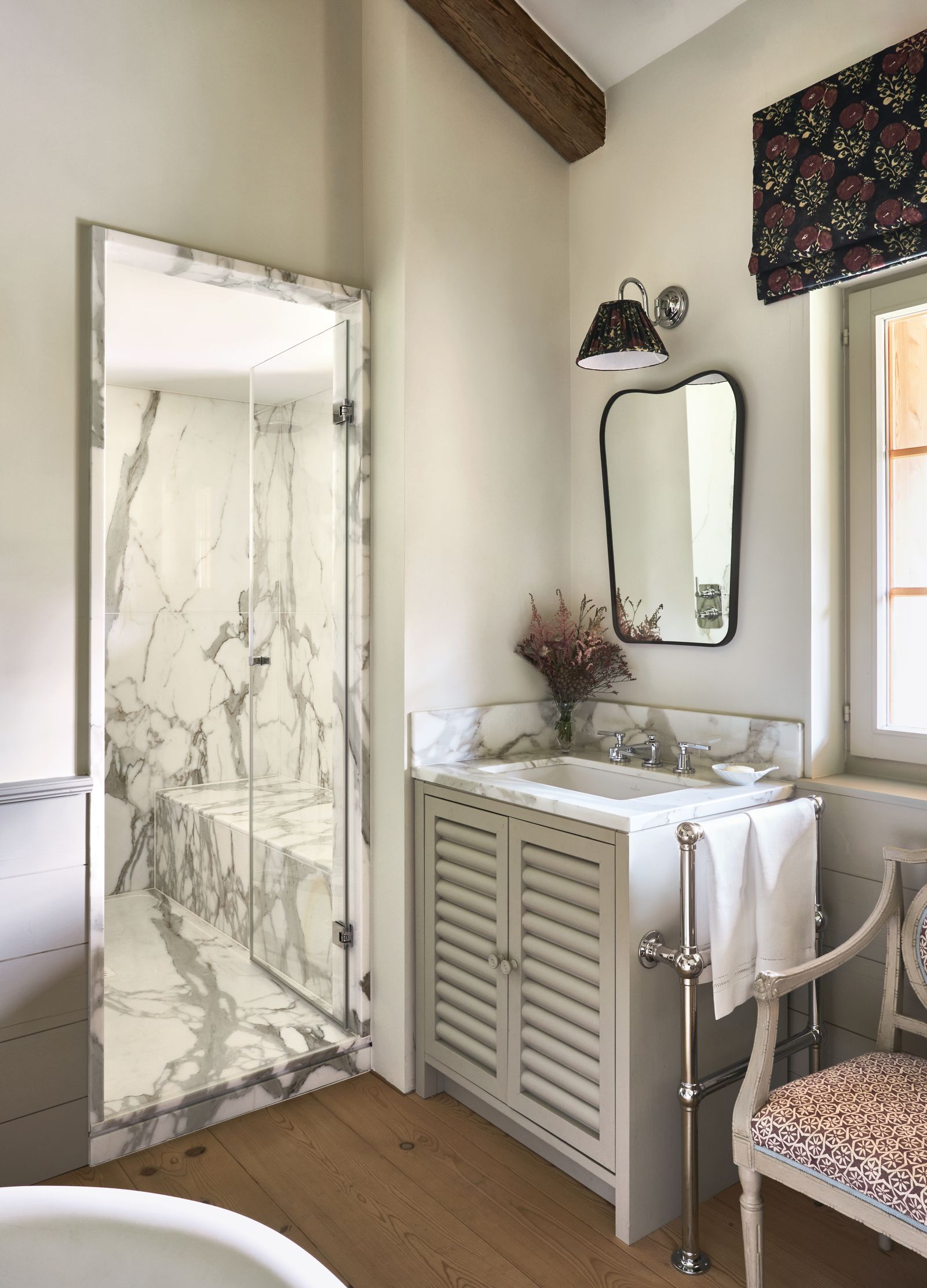 Image may contain Corner Sink Sink Faucet Indoors Bathroom Room and Toilet