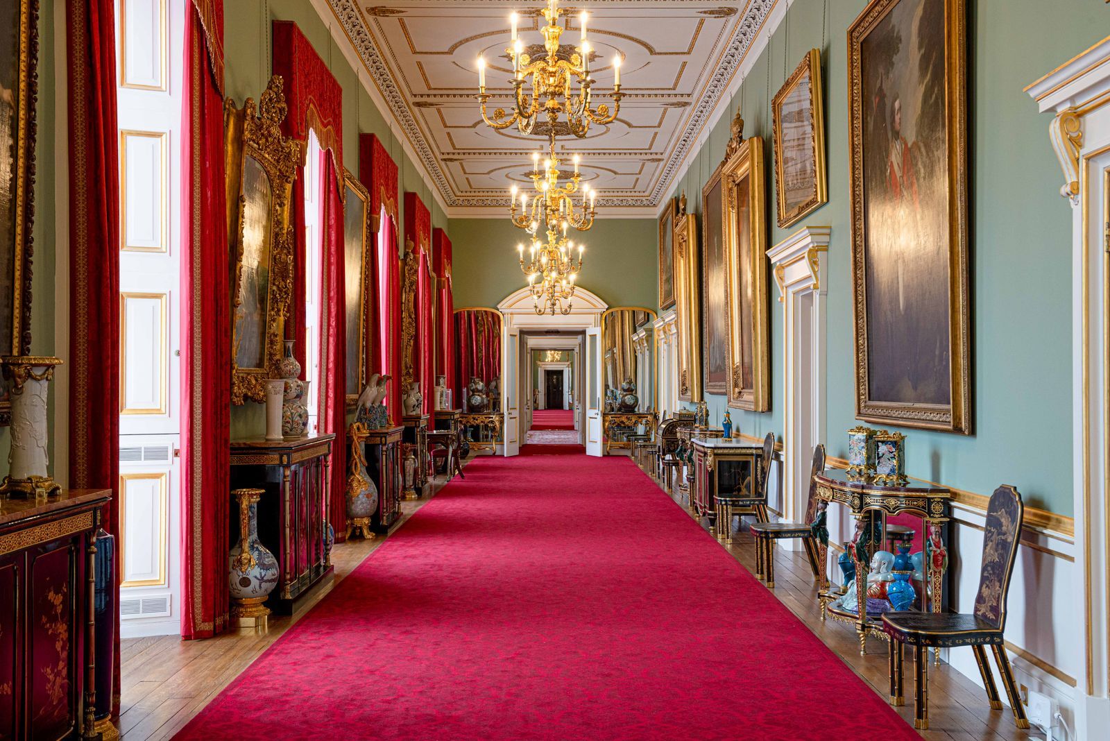 Hallway in Buckingham palace
