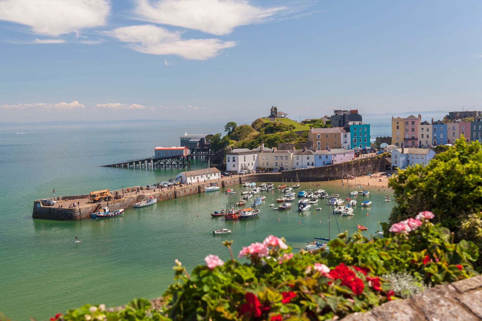 Image may contain Water Waterfront Harbor Pier Nature Outdoors Scenery City Sea Architecture and Building