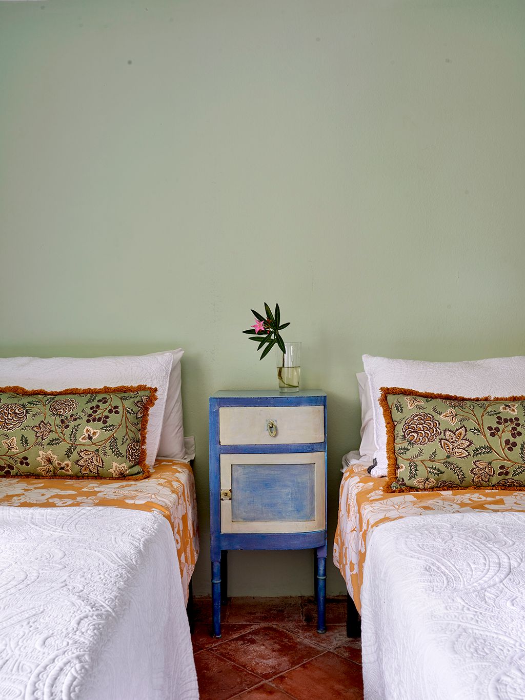 Image may contain Cushion Home Decor Bed Bedroom Dorm Room Furniture Indoors Room Cup Architecture and Building