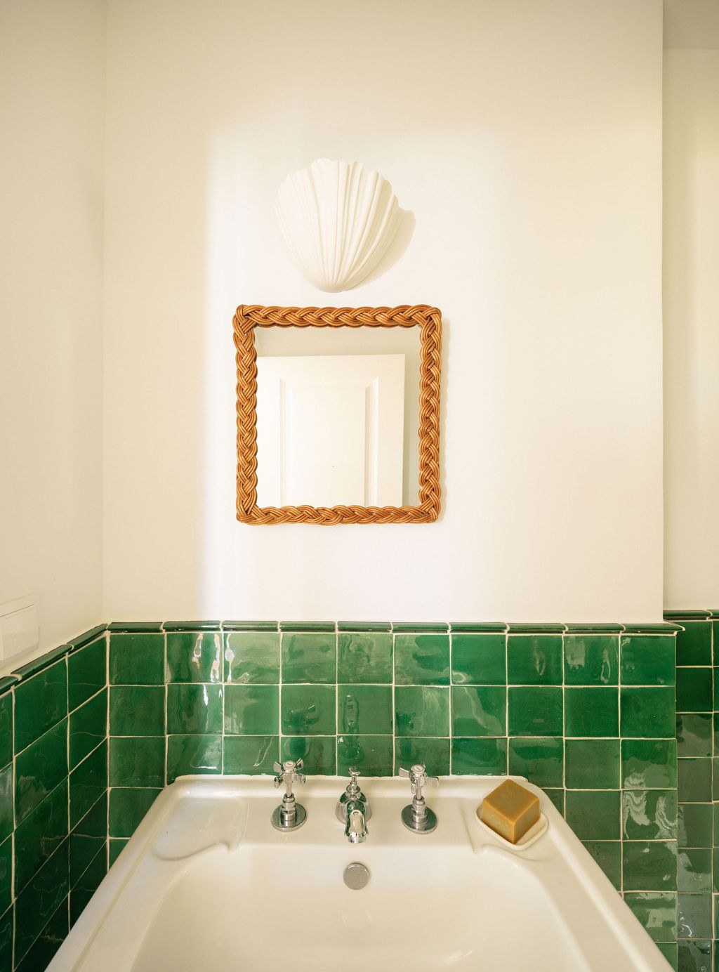 Image may contain Sink Sink Faucet Bathing Indoors Interior Design Tub Bathtub and Person