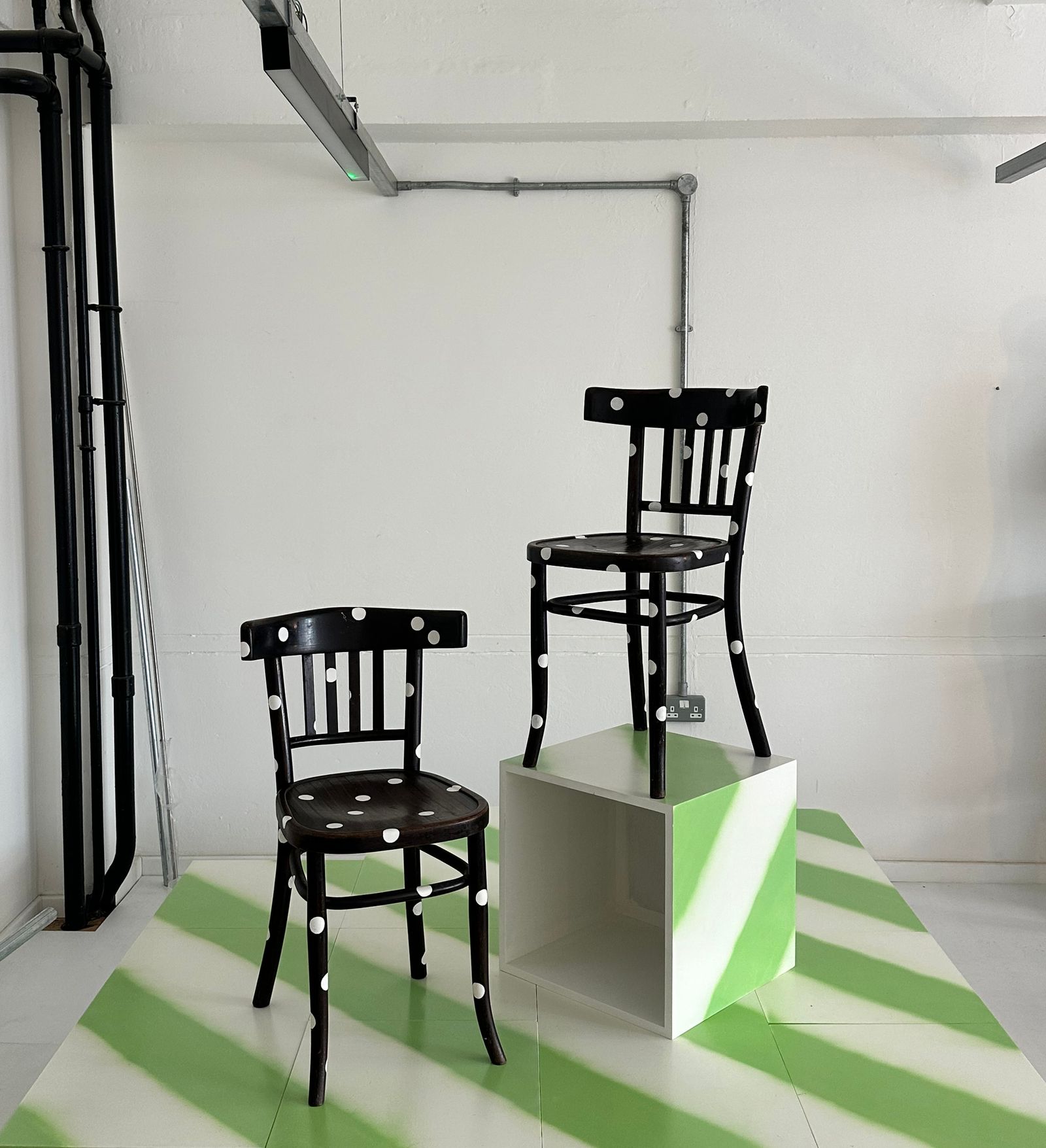 ‘Polka dot bistro chair