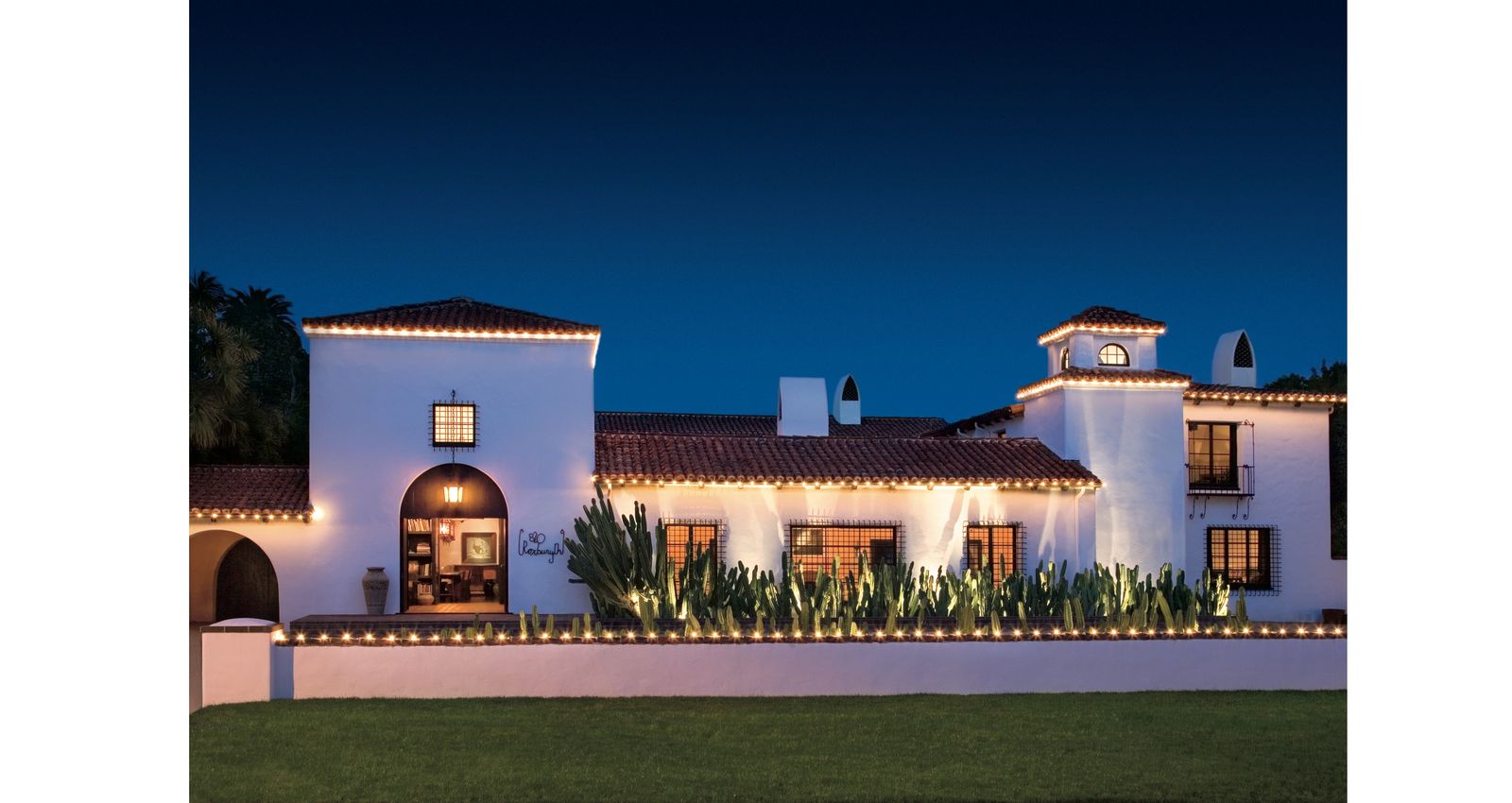 Image may contain Plant Grass Villa House Building Housing Mansion and Lawn