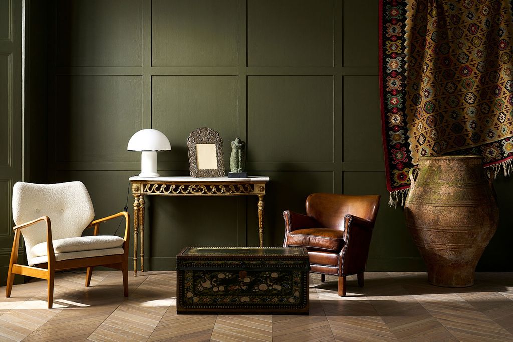 Established in 1979 this Chelseabased auction house quickly became a goto destination for interior designers and...