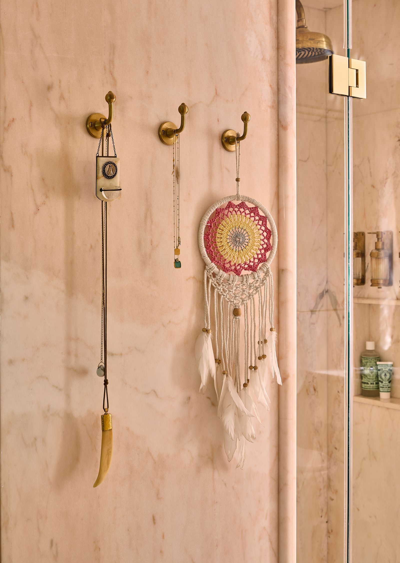 Seven ideas to steal from Kate Moss' ultrastylish bathroom