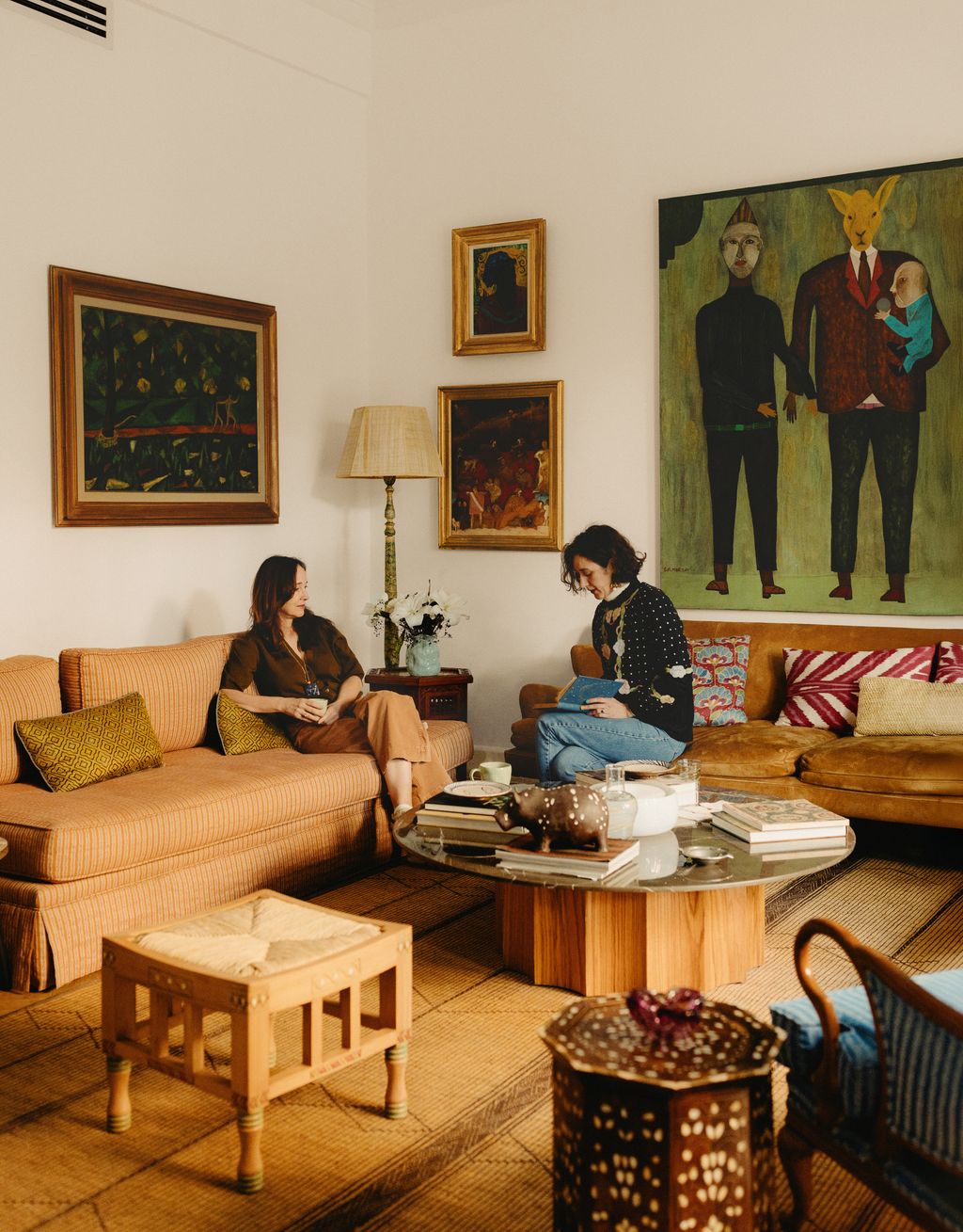 A large Salah Elmur painting hangs in Goyas sitting room.