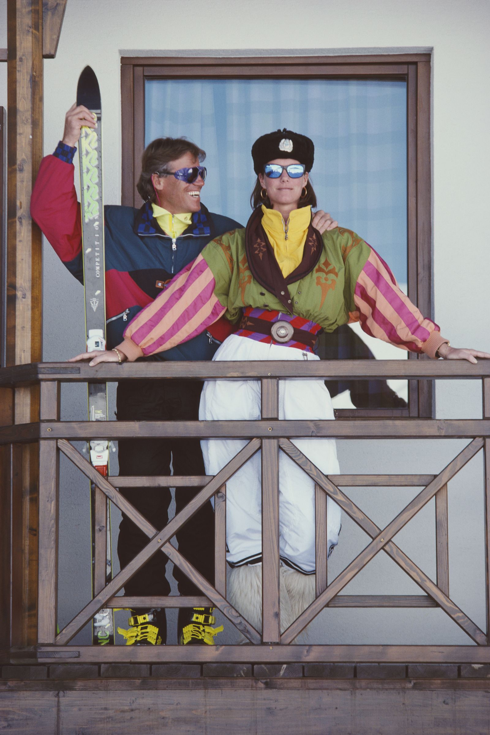 1990 Il campione di sci alpino Max Rieger sul balcone di una villa a Gudari nelle montagne del Caucaso in Georgia. Con...