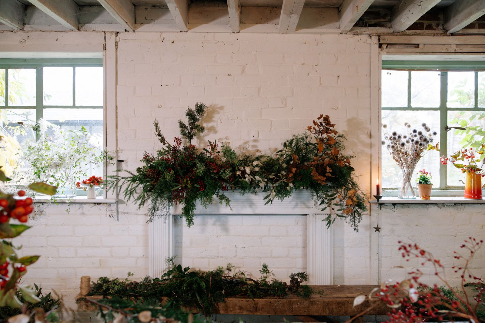 How to make a Christmas garland The Kent workshop of florist Graeme Corbett in which Graeme demonstrates how to use...