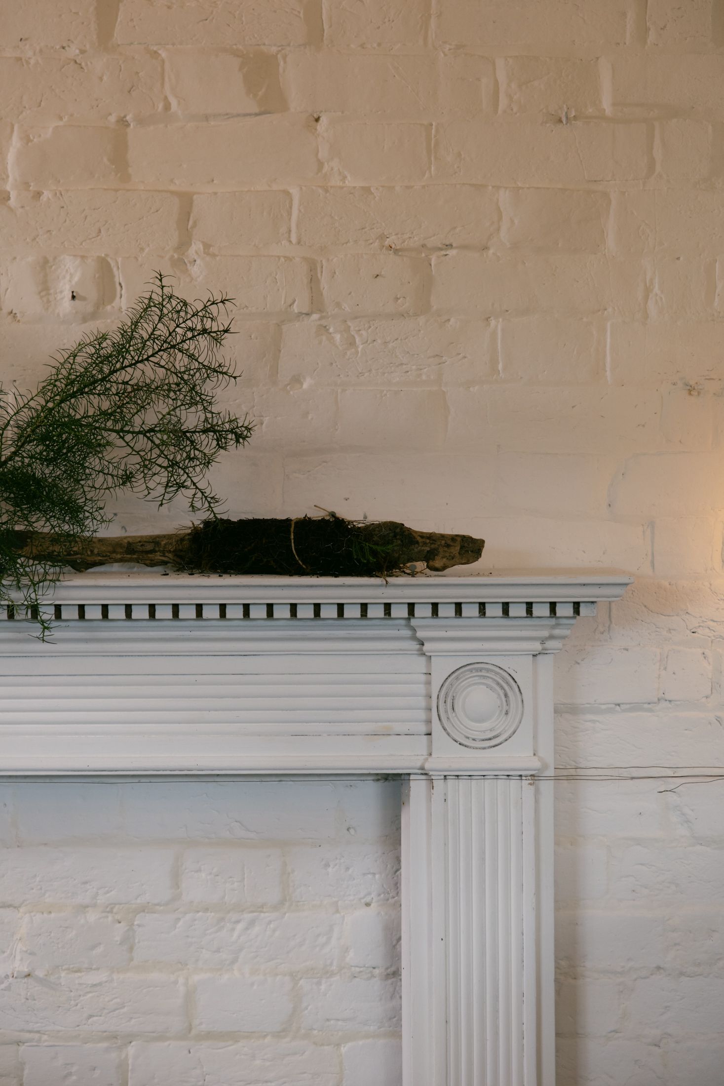 A florists guide to making a mantel garland using foraged and seasonal ingredients