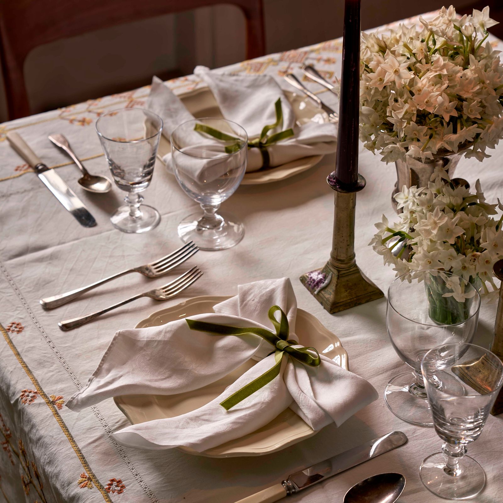 Three ways to fold a napkin for your Christmas table